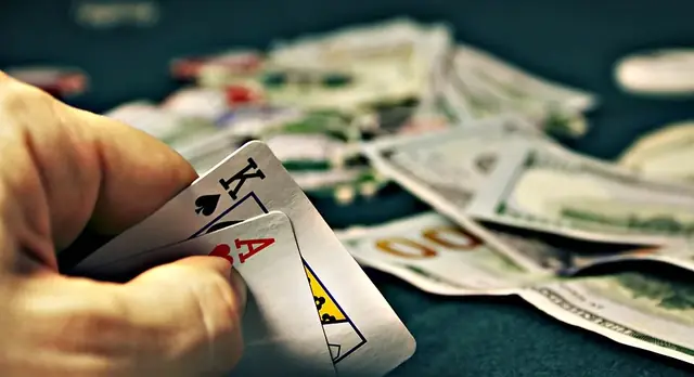 Pokerhånd med es og konge